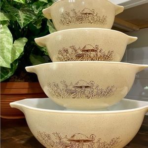 Vintage Pyrex Forest Fancies, Cinderella Bowl Set of 4 Mushrooms on Almond